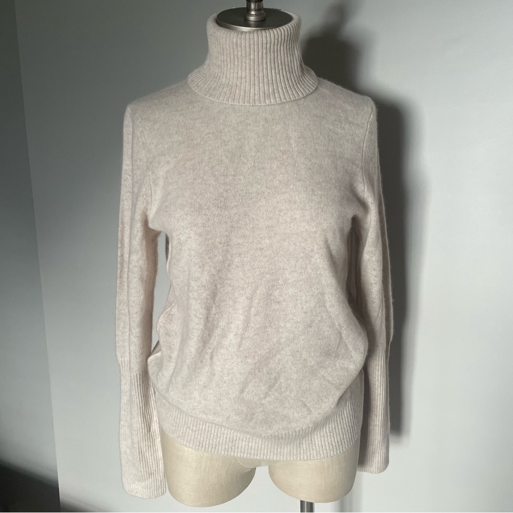 Aqua turtleneck cashmere sweater size M
